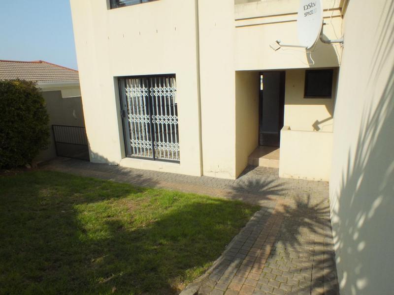 To Let 4 Bedroom Property for Rent in Van Riebeeckshof Western Cape